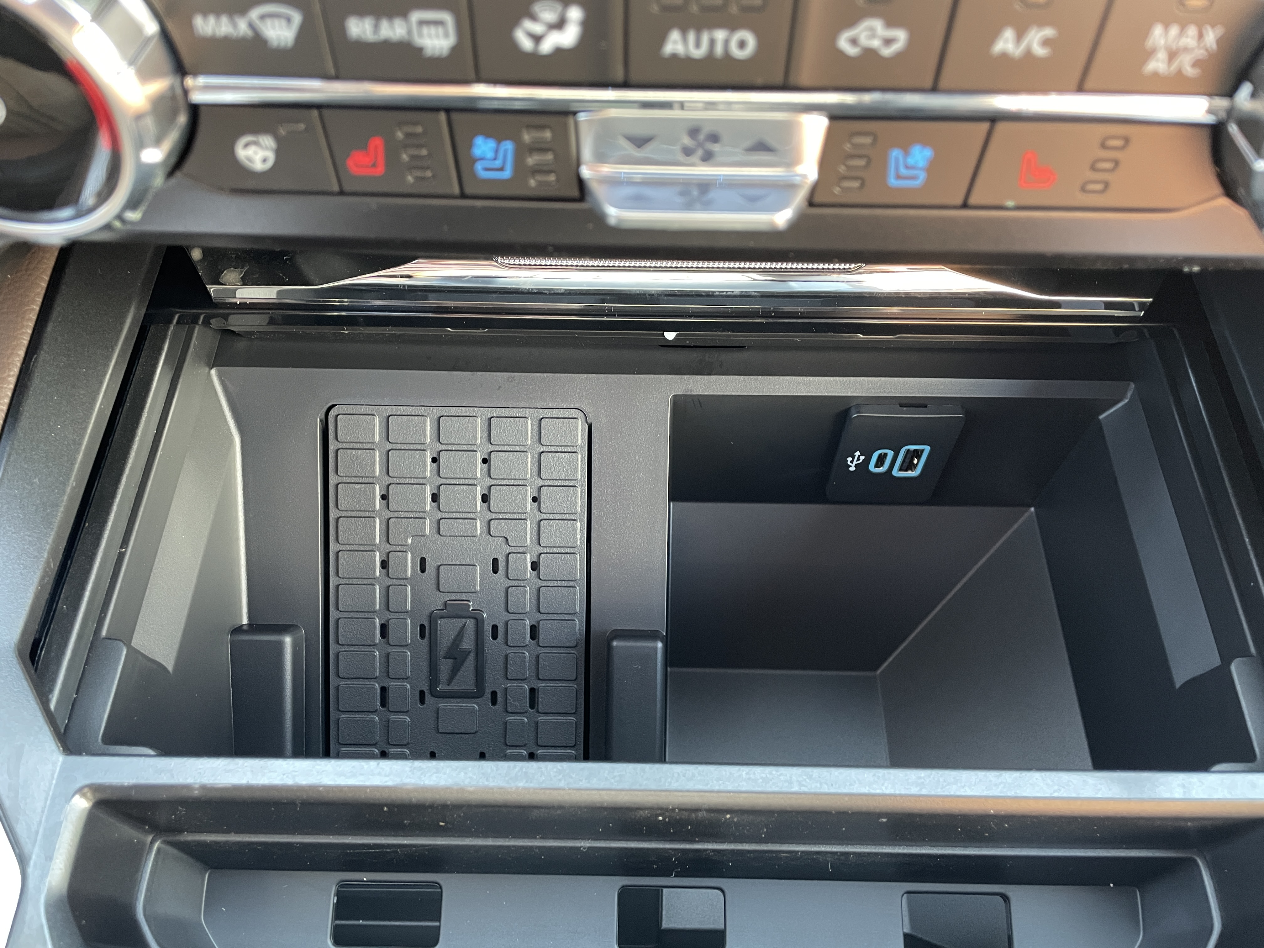 2027 Ford F-350 Pickup photo 26 of 38