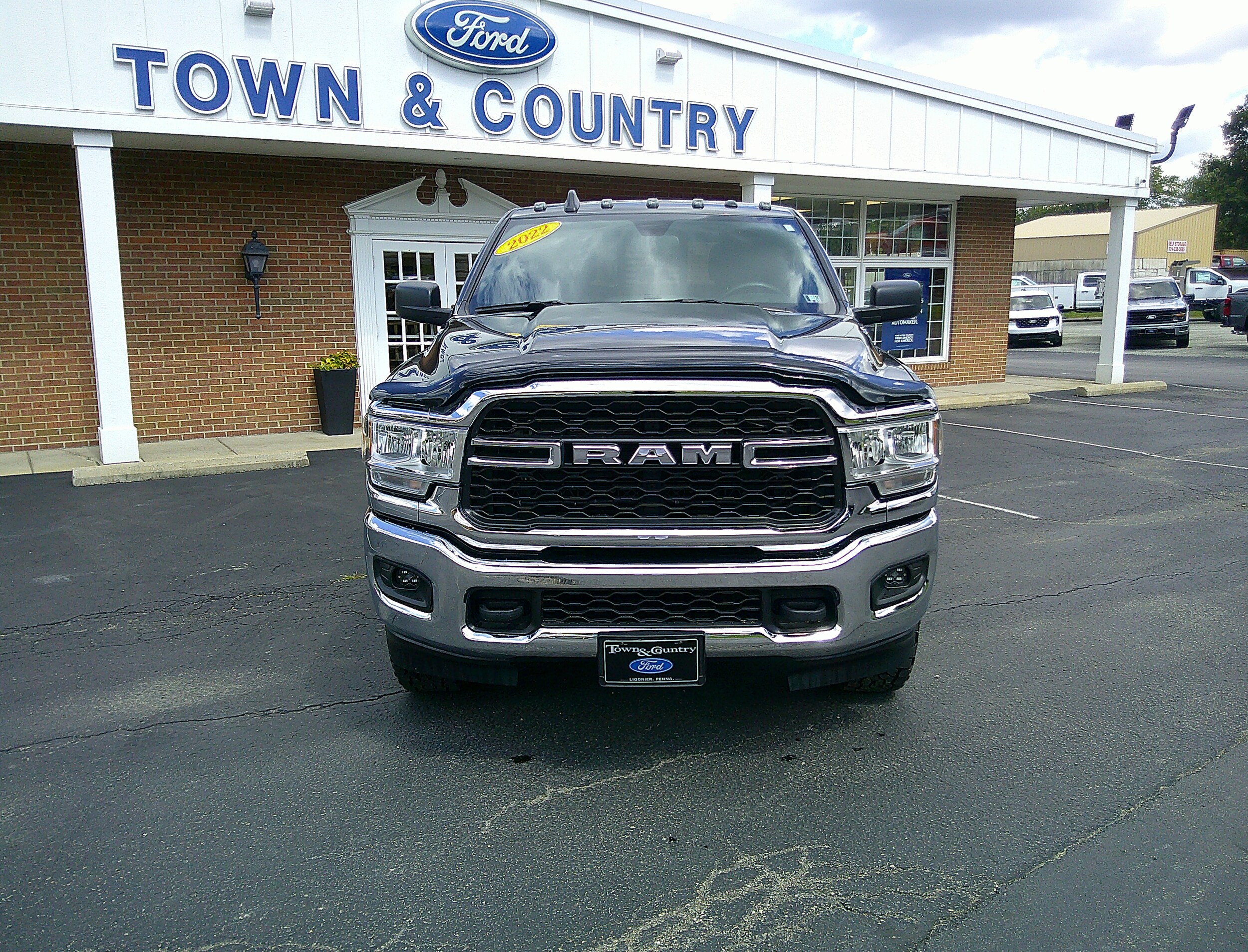 2022 Ram 2500 Tradesman photo 3