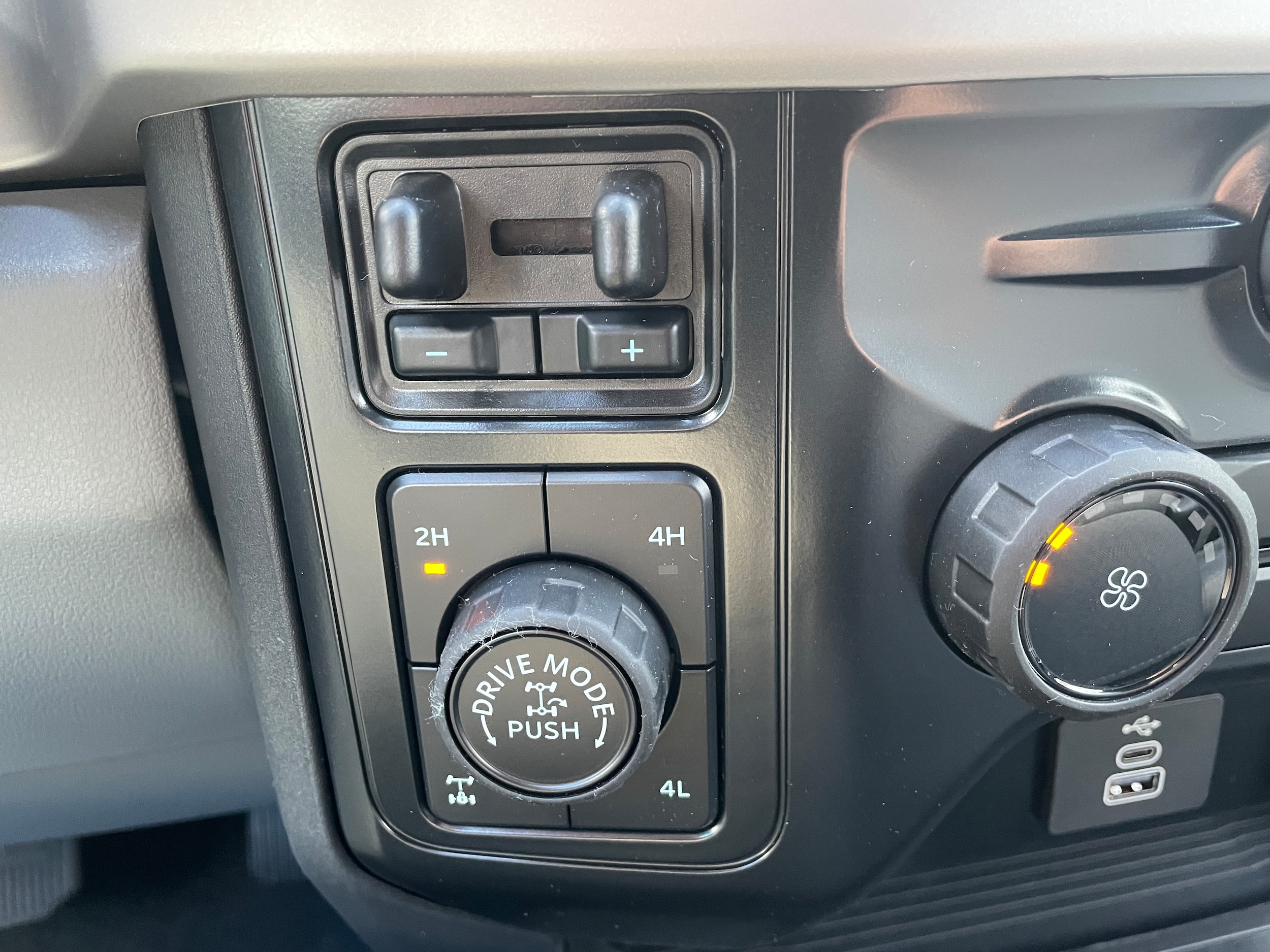 2027 Ford F-250 Pickup F250 4X4 Crew/C  at Town & Country Ford