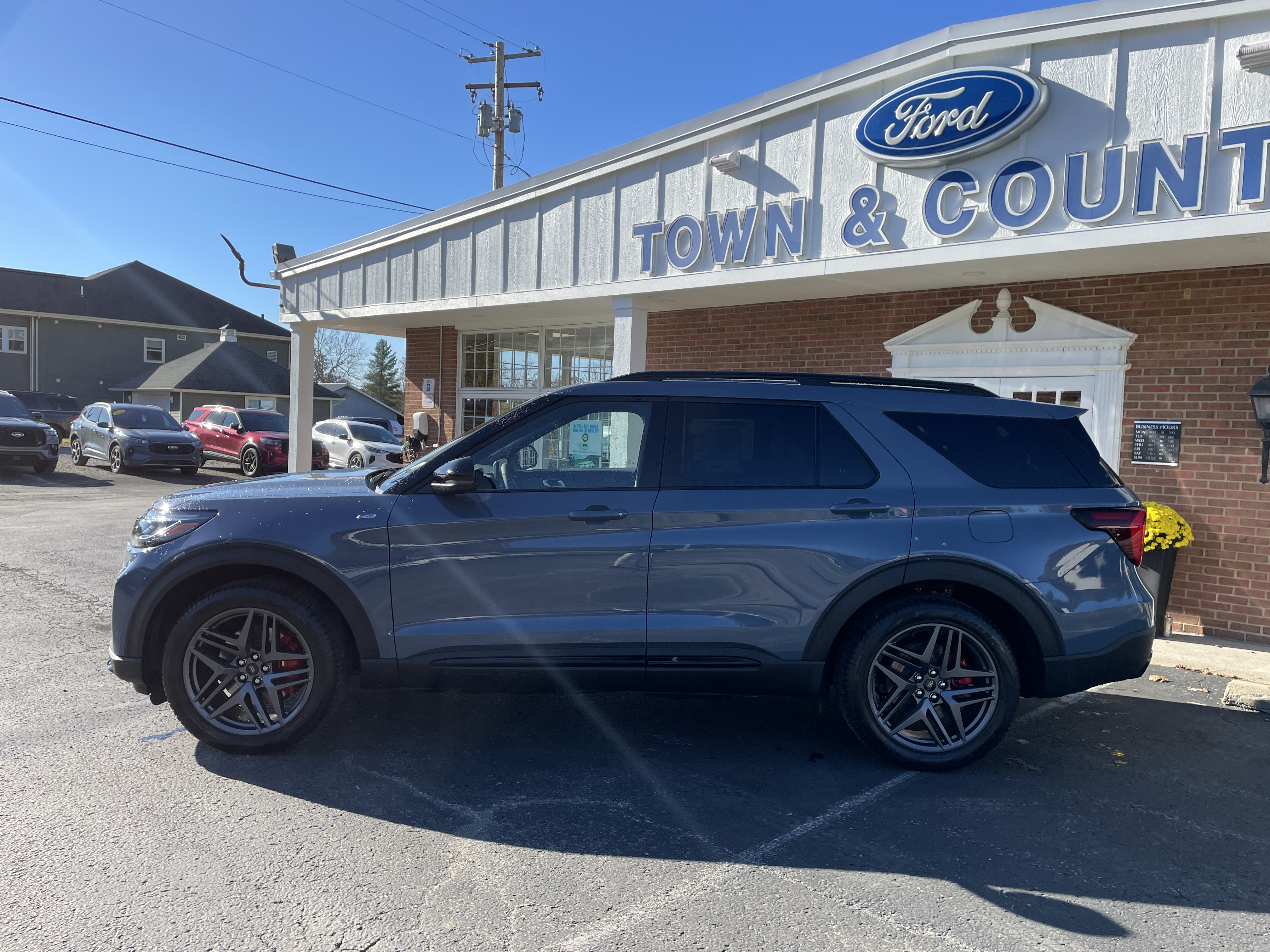 2027 Ford Explorer photo 9 of 35