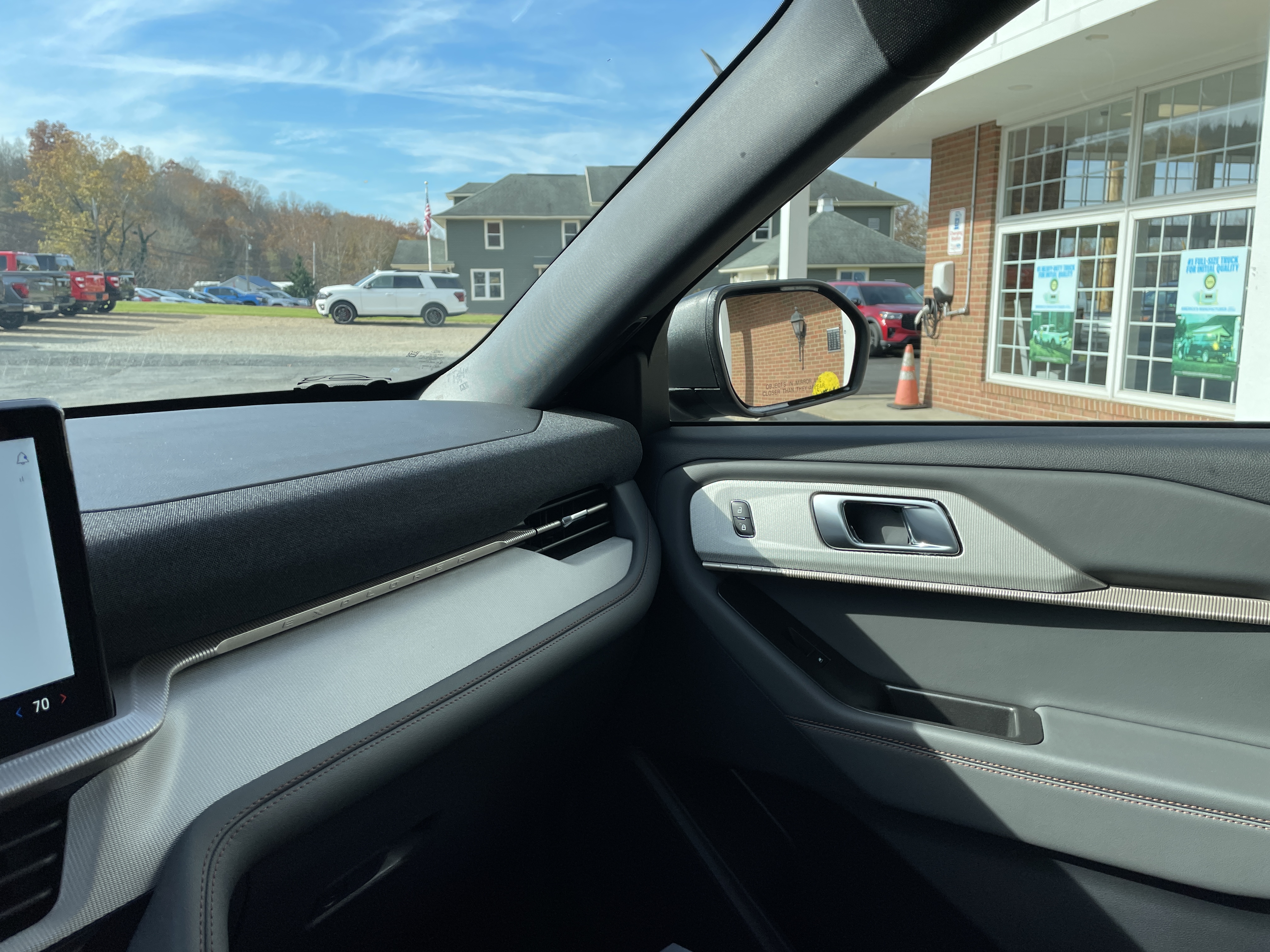 2027 Ford Explorer photo 16 of 34