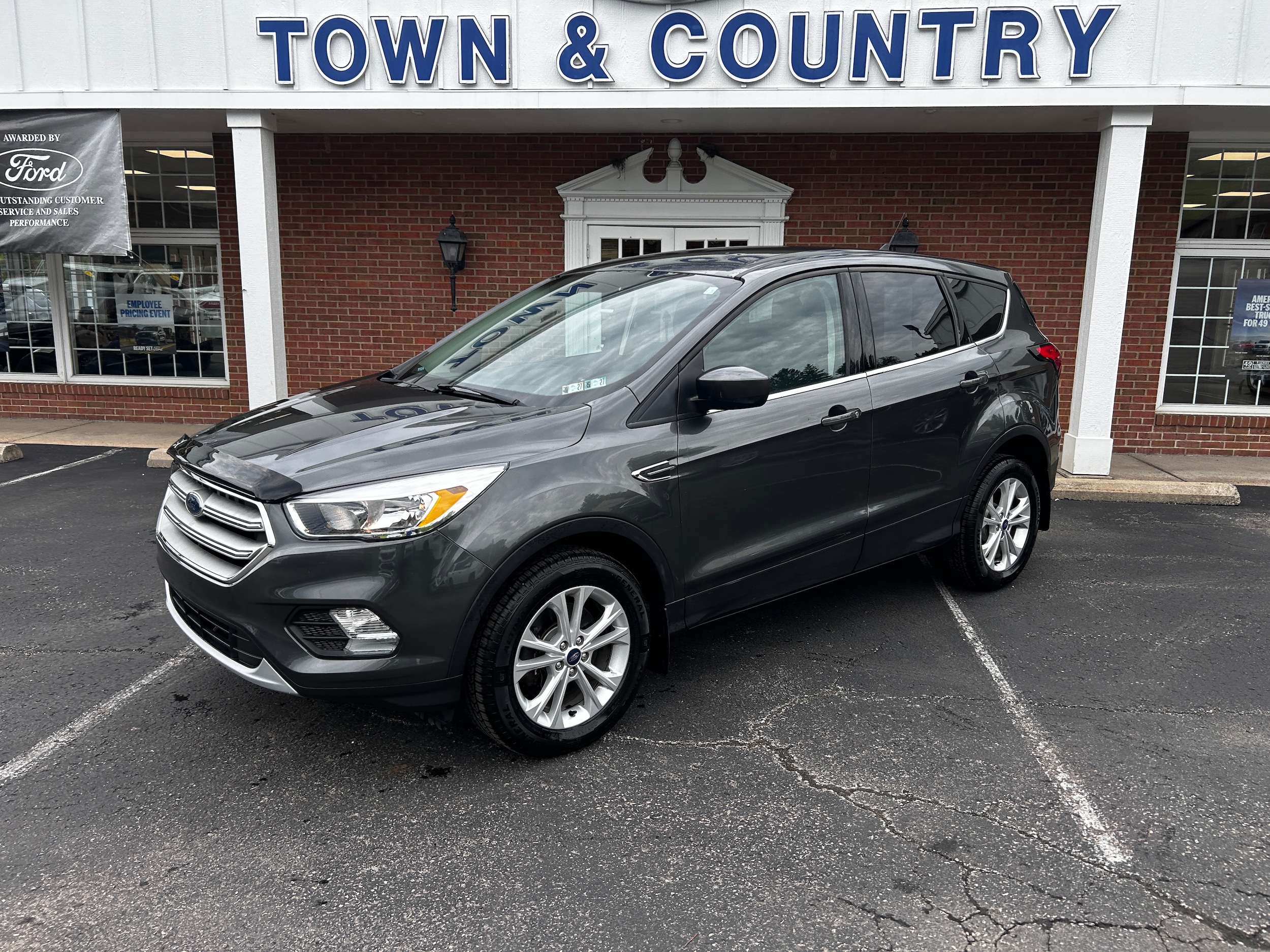 2019 Ford Escape SE Magnetic Metallic at Premiere Auto Sales