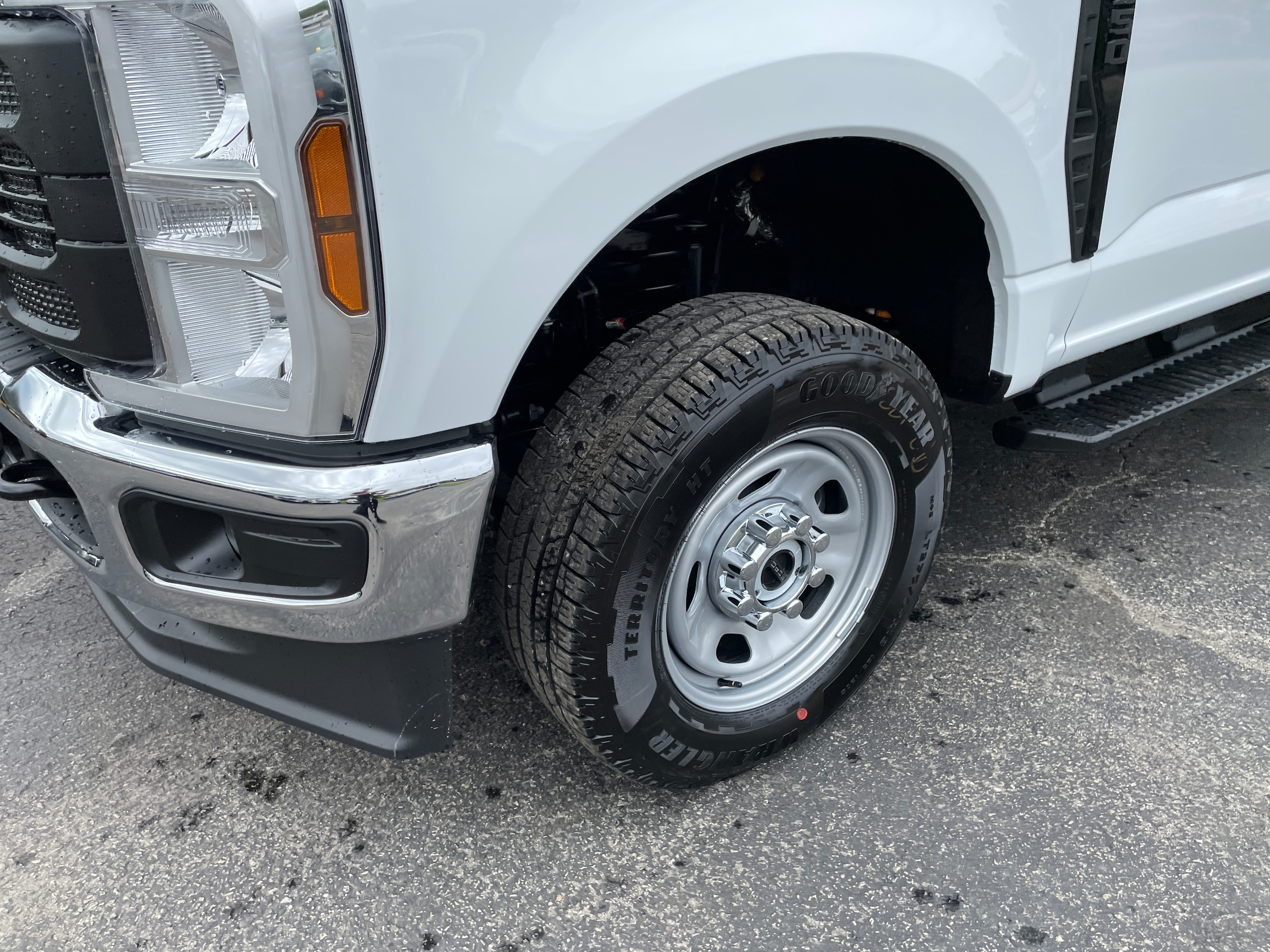 2027 Ford F-350 Pickup F-350&reg; XL Oxford White at Town & Country Ford