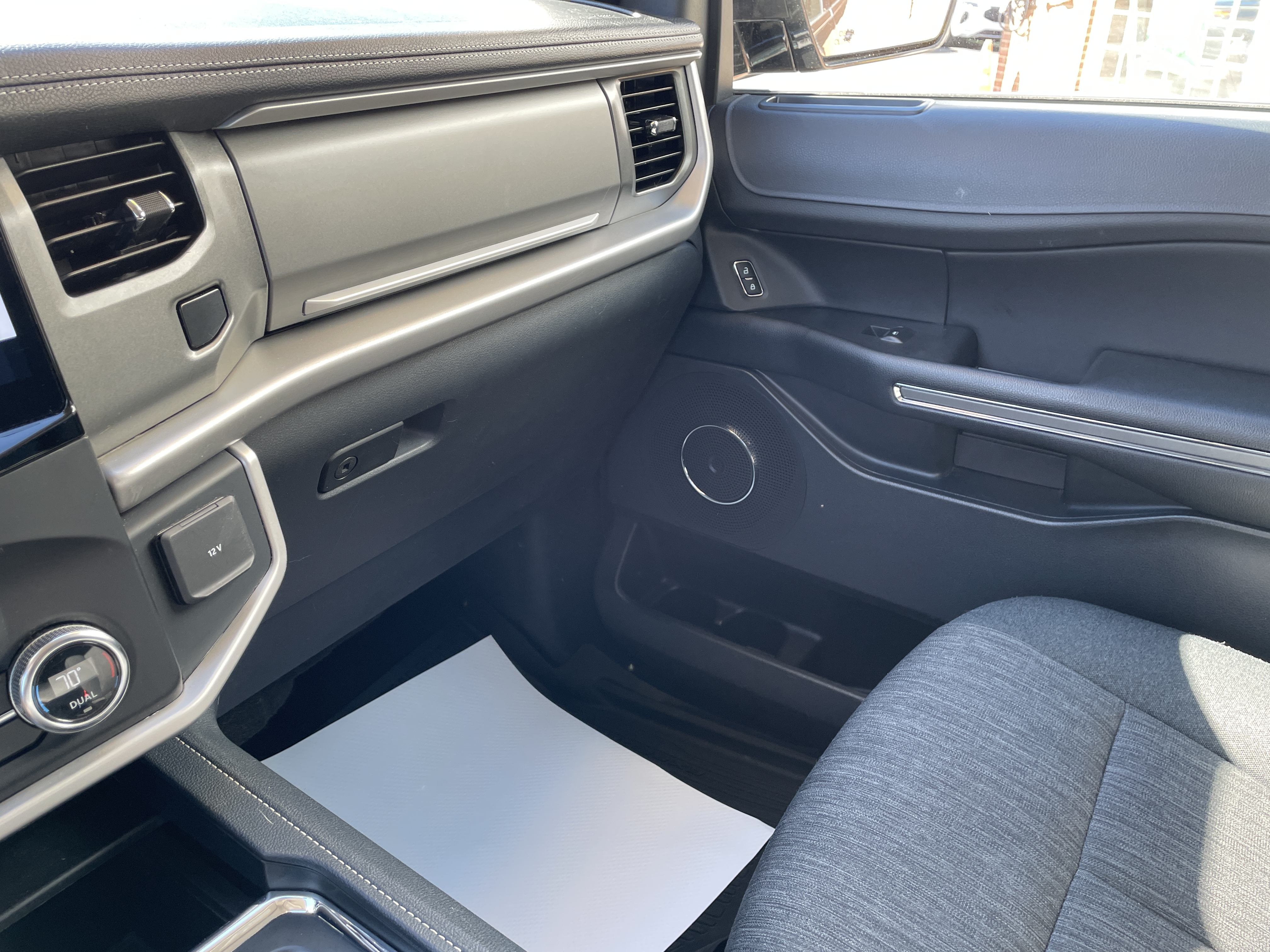2023 Ford Expedition photo 24 of 28