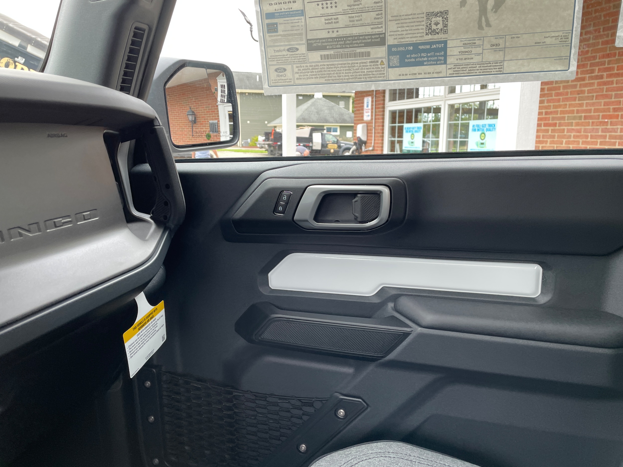 2026 Ford Bronco Base Oxford White at Town & Country Ford
