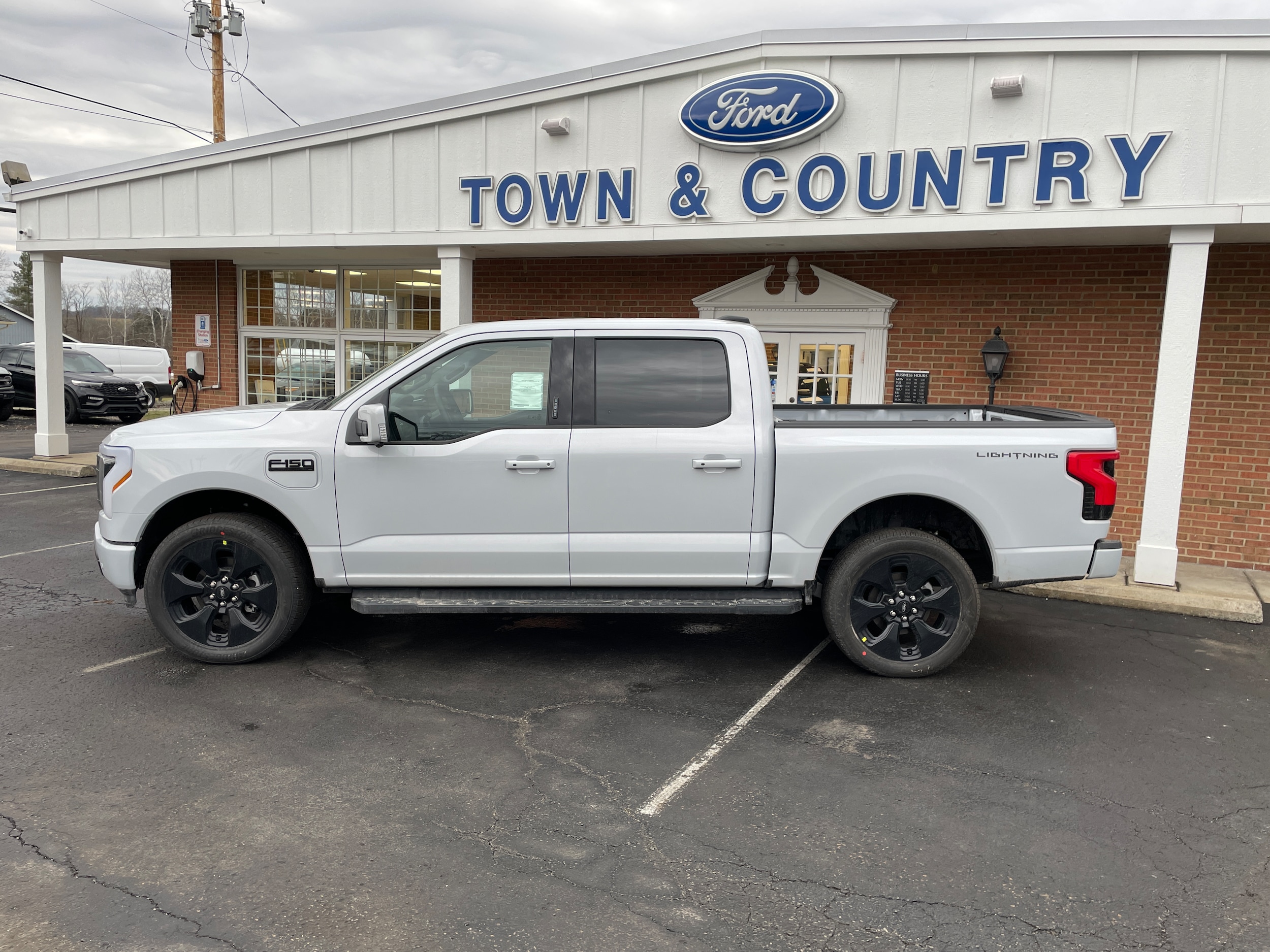 2025 Ford F-150 Lightning Platinum - 7