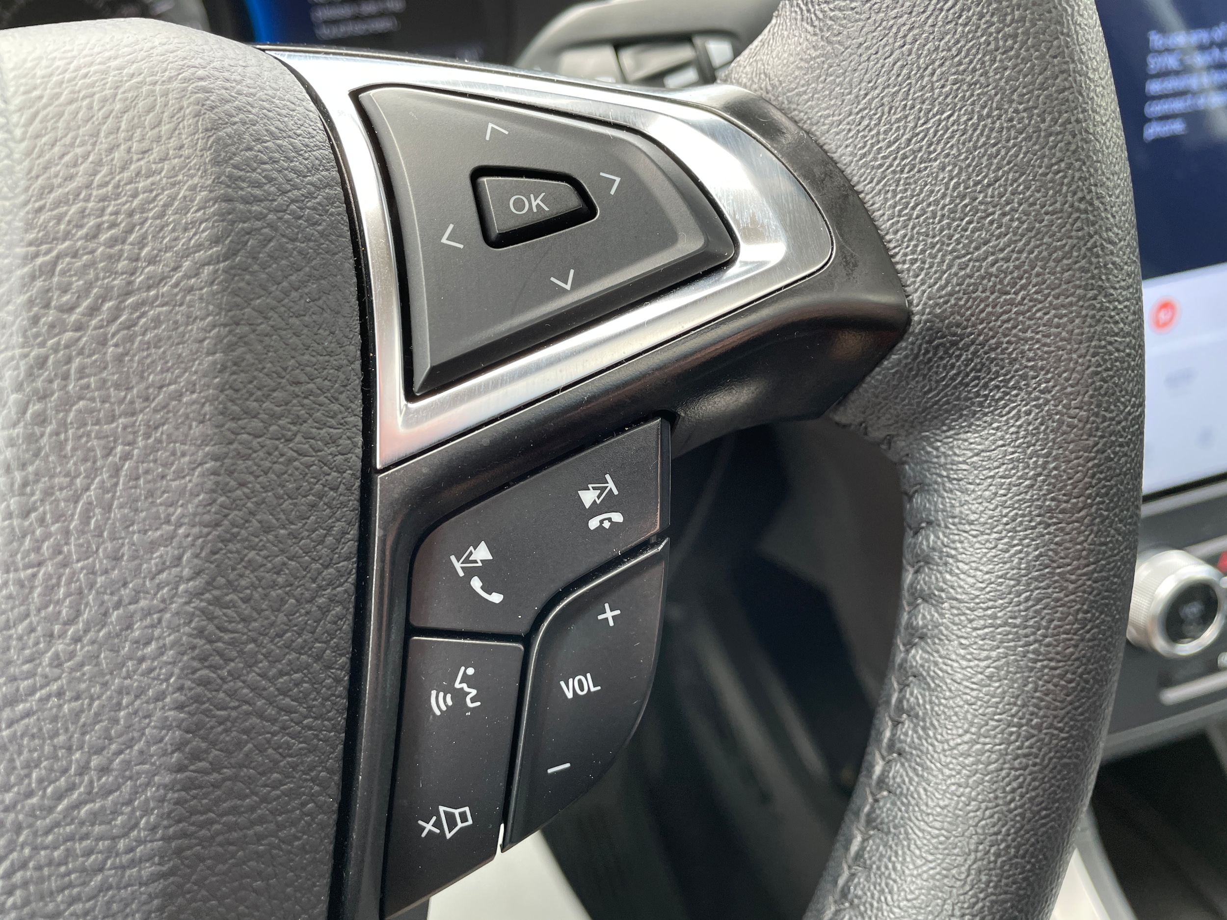 2024 Ford Edge SEL AWD Agate Black Metallic at Solomon Chevrolet