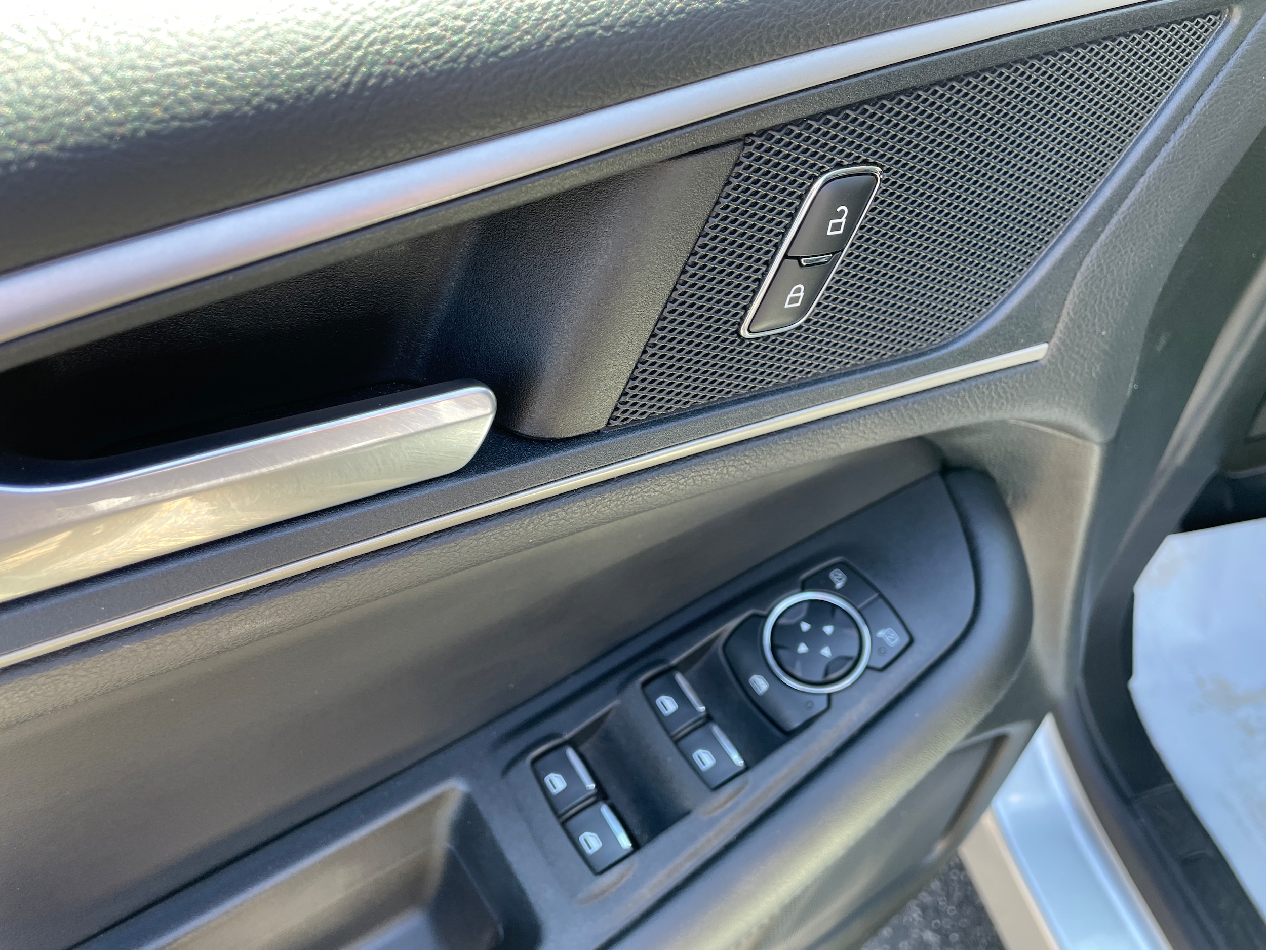 2023 Ford Edge SEL AWD Iconic Silver Metallic at Solomon Chevrolet