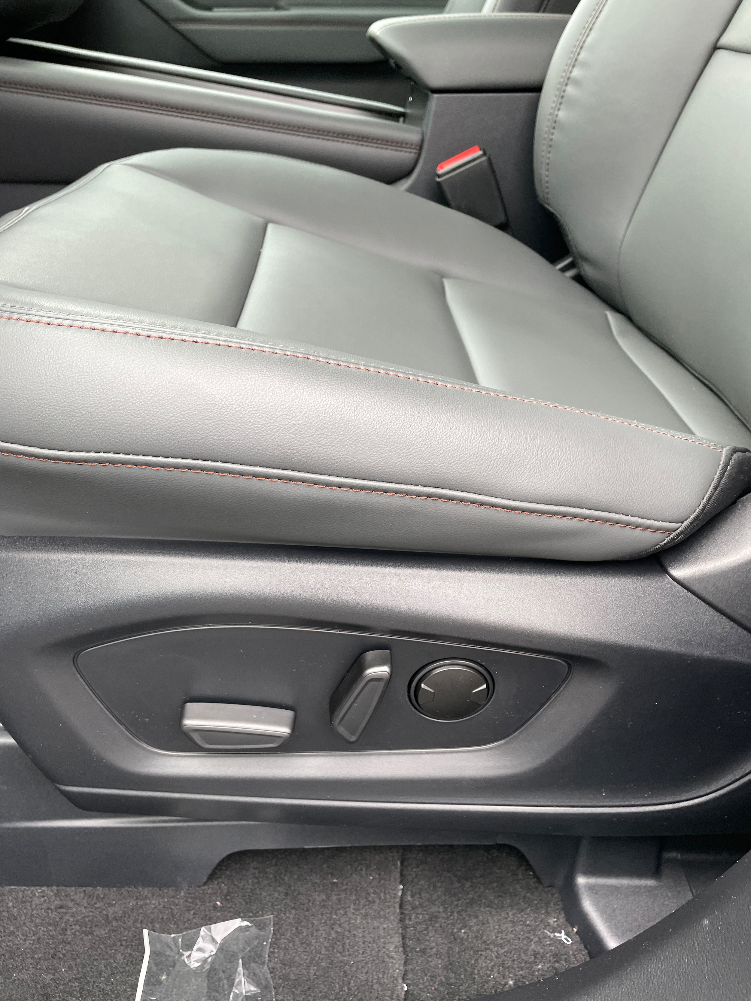 2026 Ford Explorer Active - 8