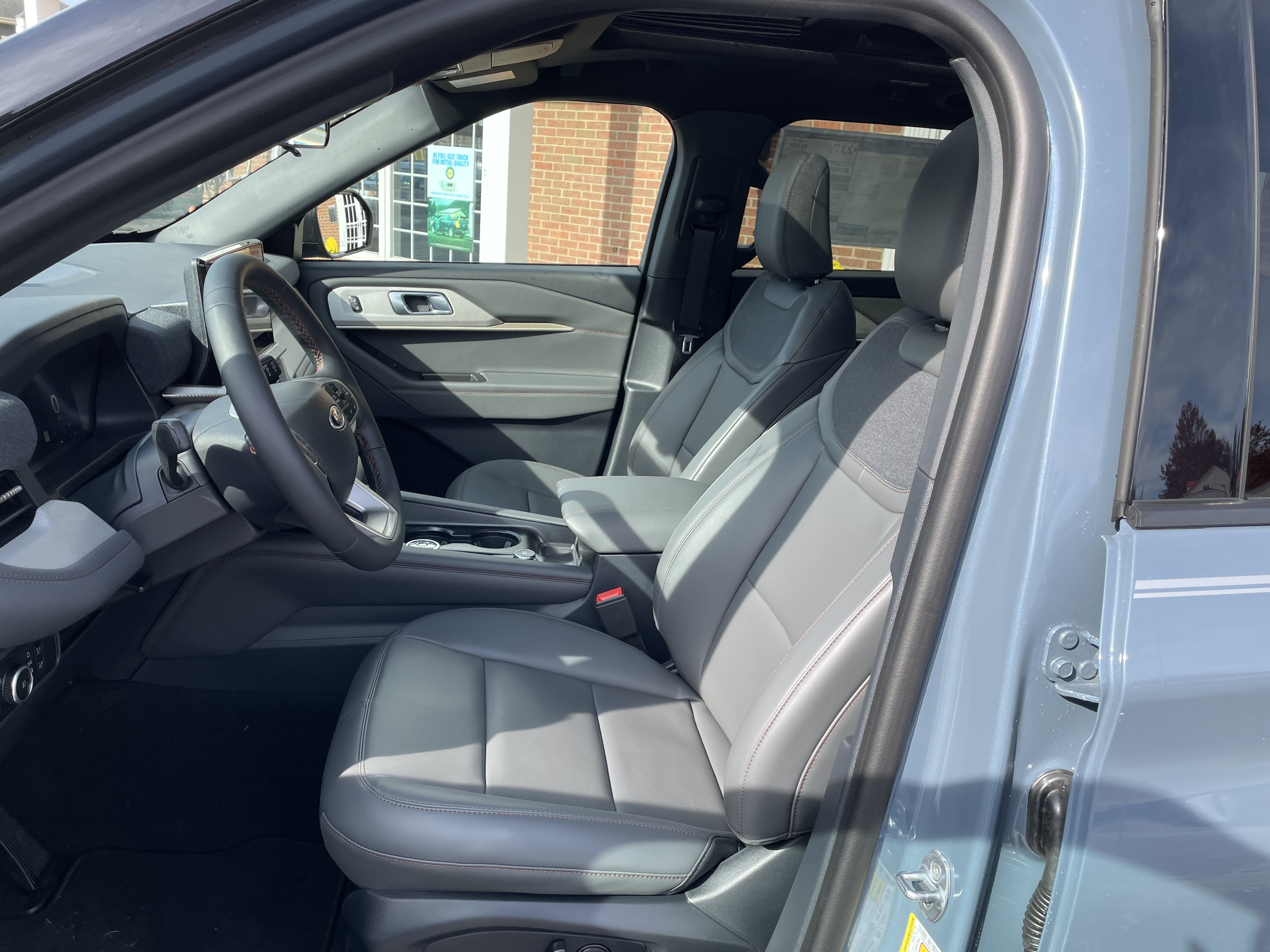 2027 Ford Explorer photo 14 of 34