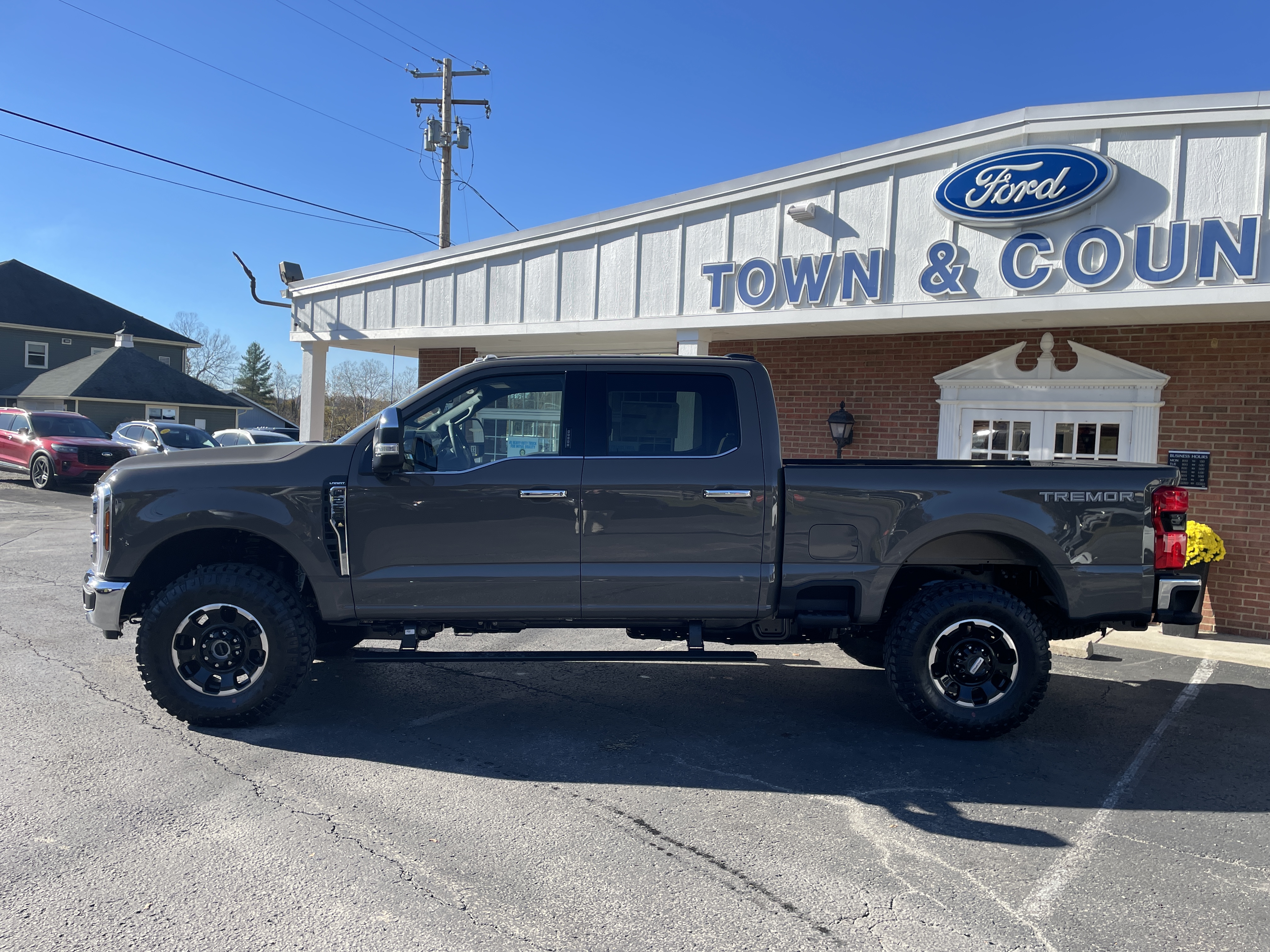2027 Ford Super Duty photo 2 of 39