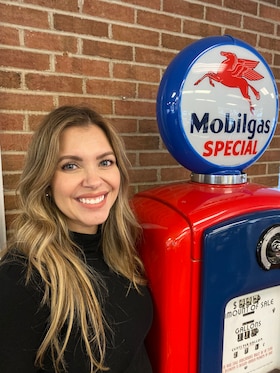 Staff member Lauren Sapone from 9ac574e00556