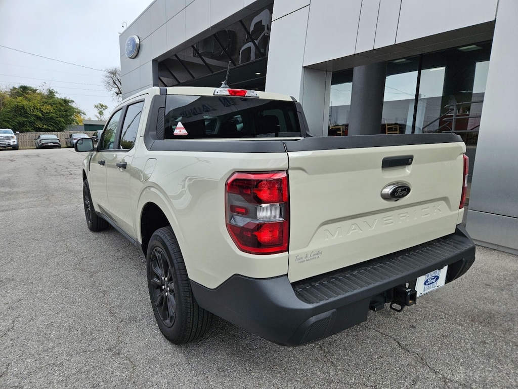 Used 2024 Ford Maverick XLT FWD Pickup Truck