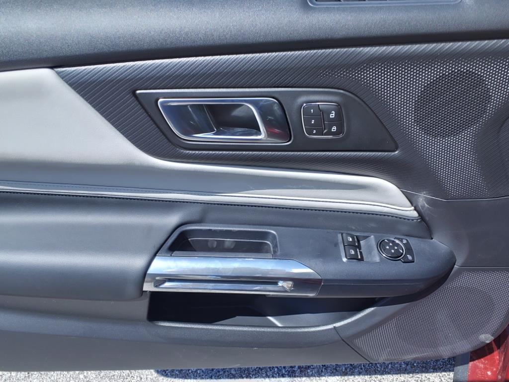 2025 Ford Mustang GT Premium photo 4