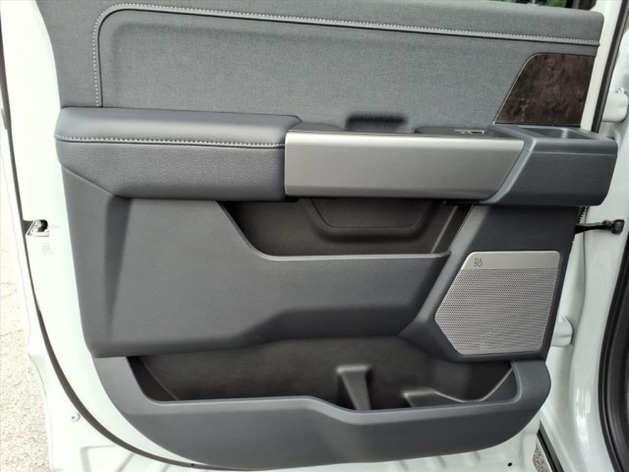 2026 Ford F-350 Super Duty XL - Photo 9