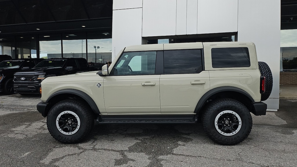 New 2025 Ford Bronco Outer Banks SUV