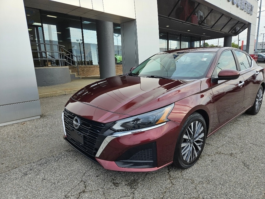 Used 2023 Nissan Altima 2.5 SV Sedan