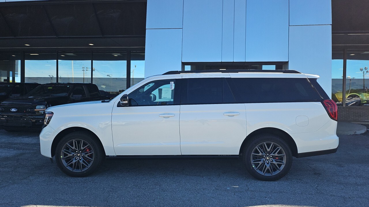 2025 Ford Expedition Platinum MAX photo 3