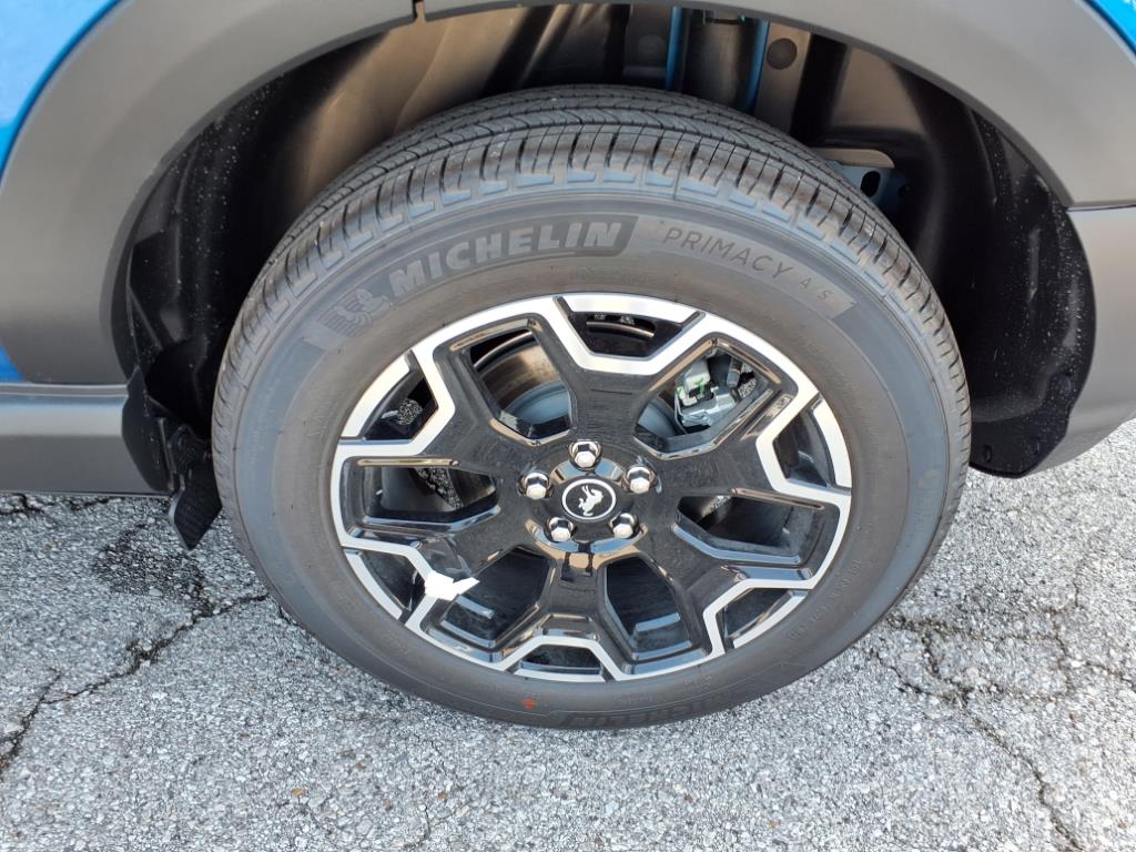 2025 Ford Bronco Sport Outer Banks photo 3