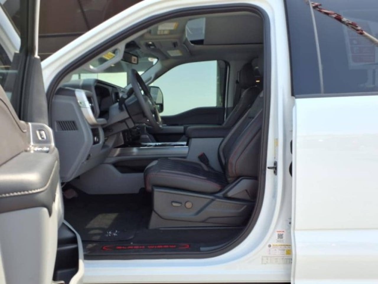 2025 Ford F-250 Super Duty XLT - Photo 6
