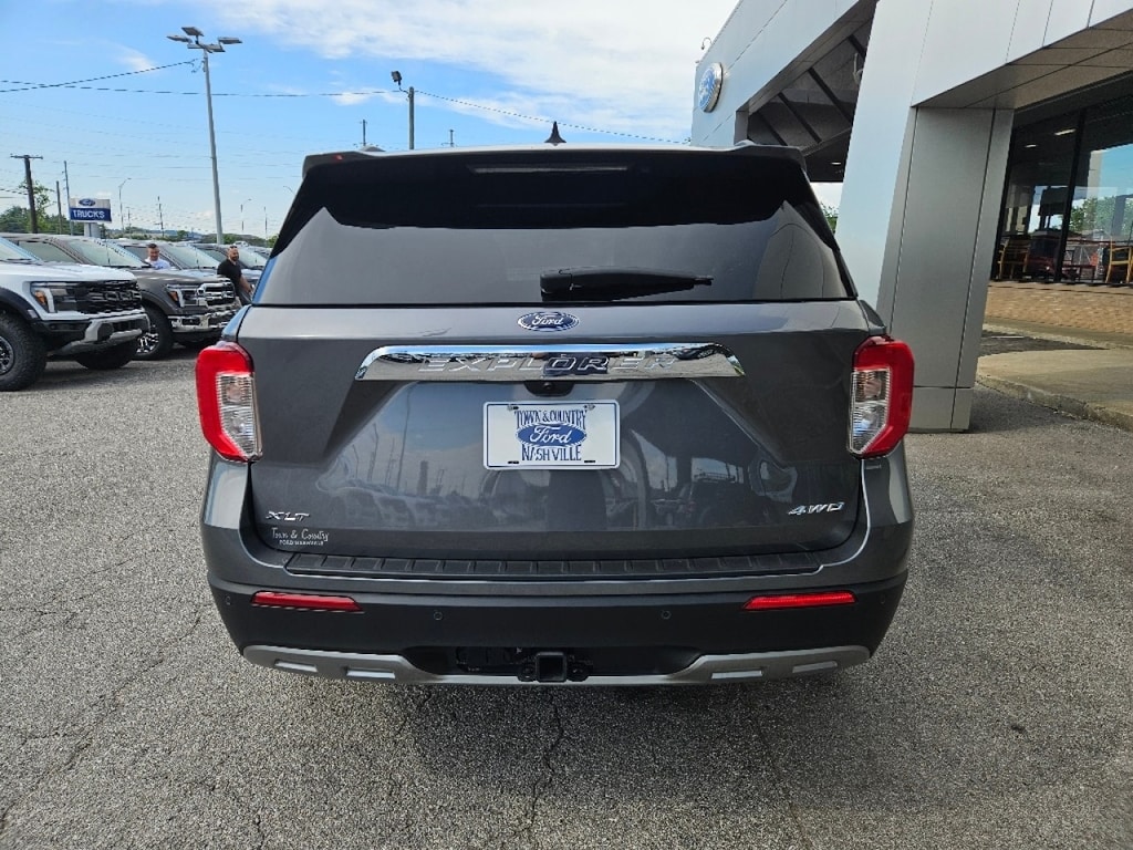 Used 2023 Ford Explorer 2023 Ford Explorer XLT 4DR SUV 119.1 WB 4WD SUV