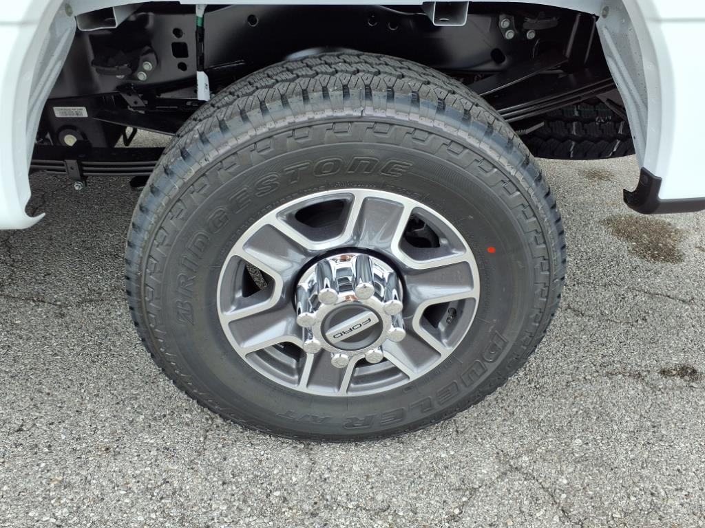 2025 Ford F-350 XLT photo 4