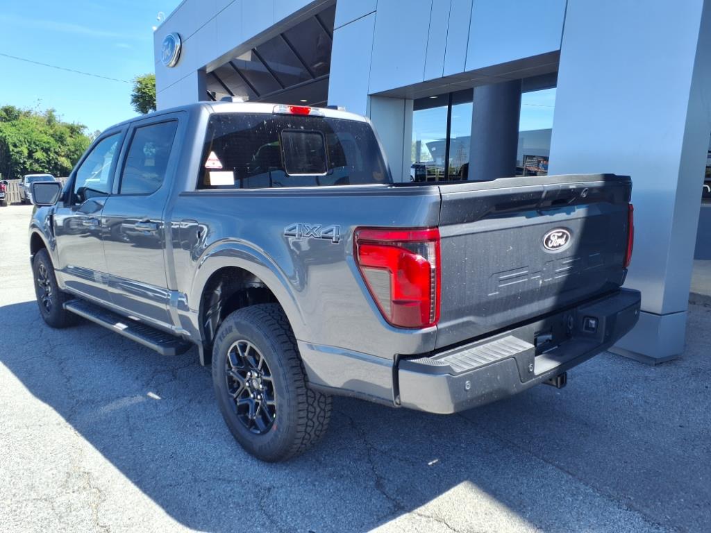 2025 Ford F-150 XLT photo 2
