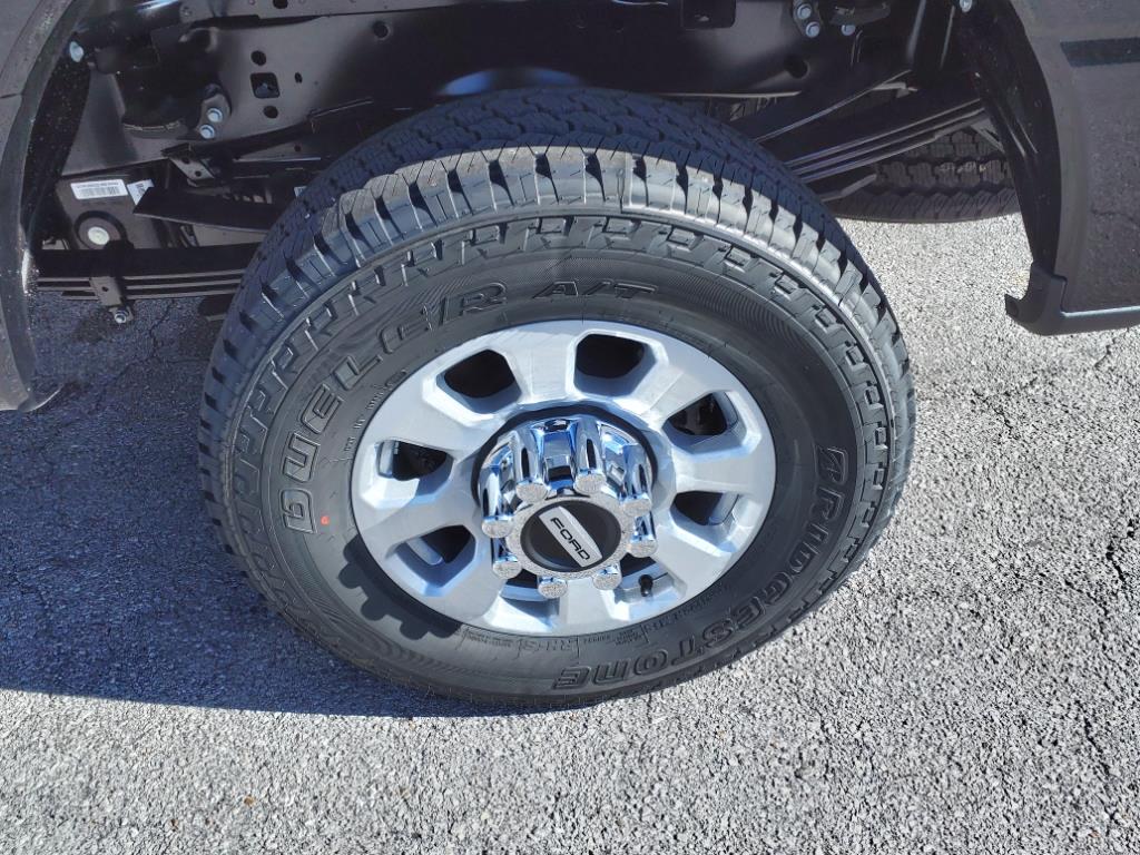 2024 Ford F-350 XLT photo 4