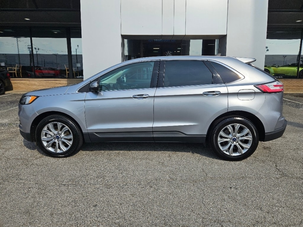 Used 2022 Ford Edge 2022 Ford Edge Titanium 4DR SUV 112.2 WB AWD AWD Titanium Crossover