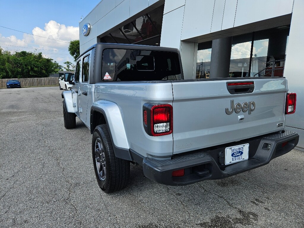 Used 2023 Jeep Gladiator Overland 4x4 Overland Crew Cab 5.0 ft. SB
