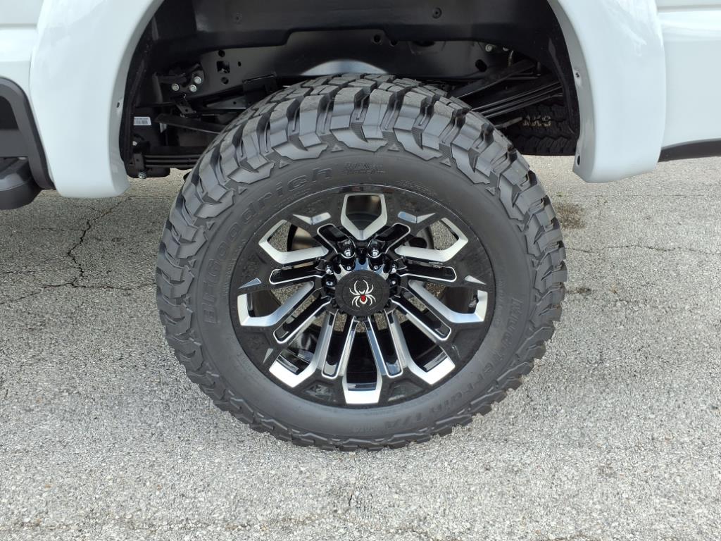 2025 Ford F-250 XLT photo 4