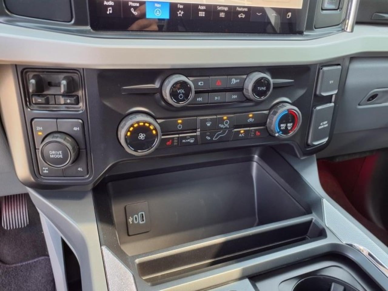 2025 Ford F-250 Super Duty XLT - Photo 13