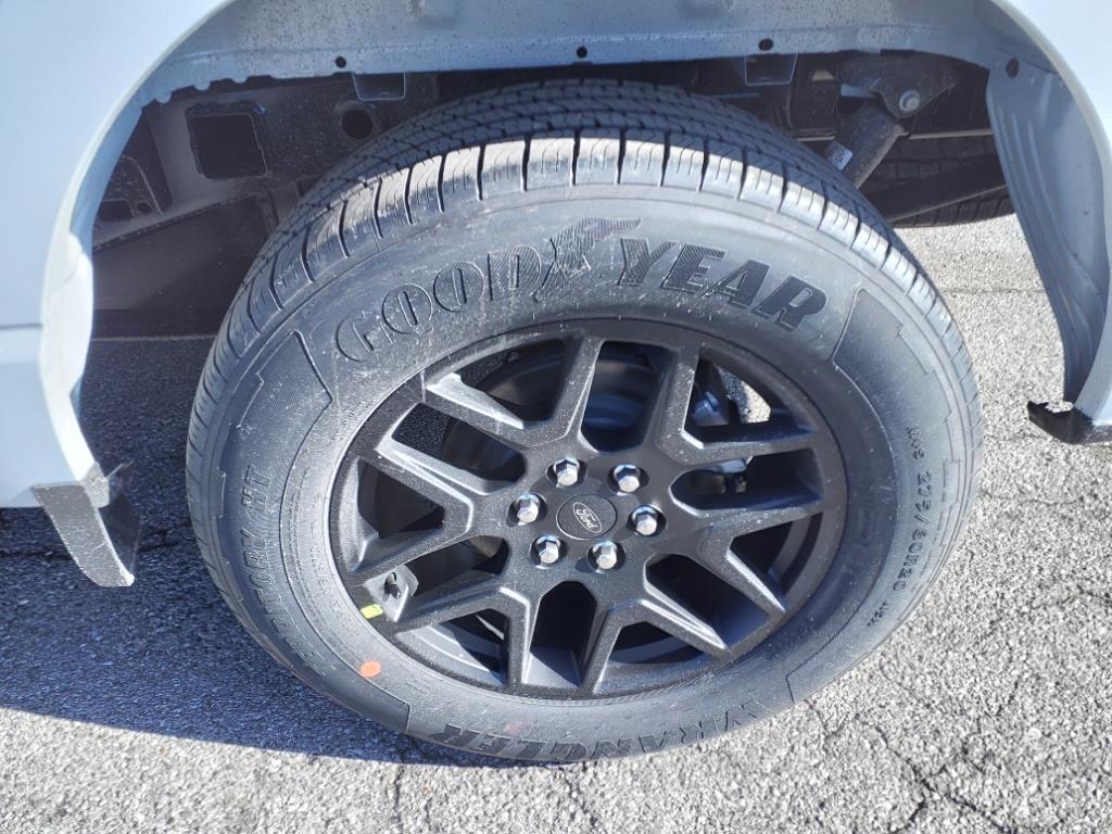2025 Ford F-150 STX photo 4