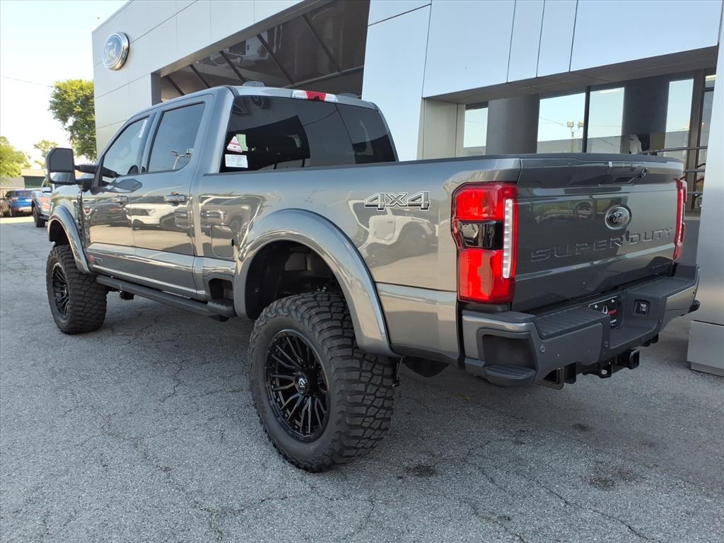 2025 Ford F-250 XLT photo 2