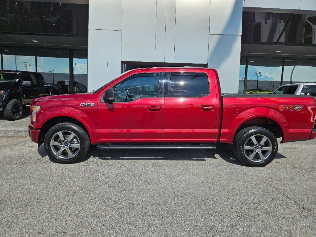 Used 2017 Ford F-150 2017 Ford F-150 XLT Crew CAB 4DR 145 WB 4WD 4x4 XLT SuperCrew 5.5 ft. SB