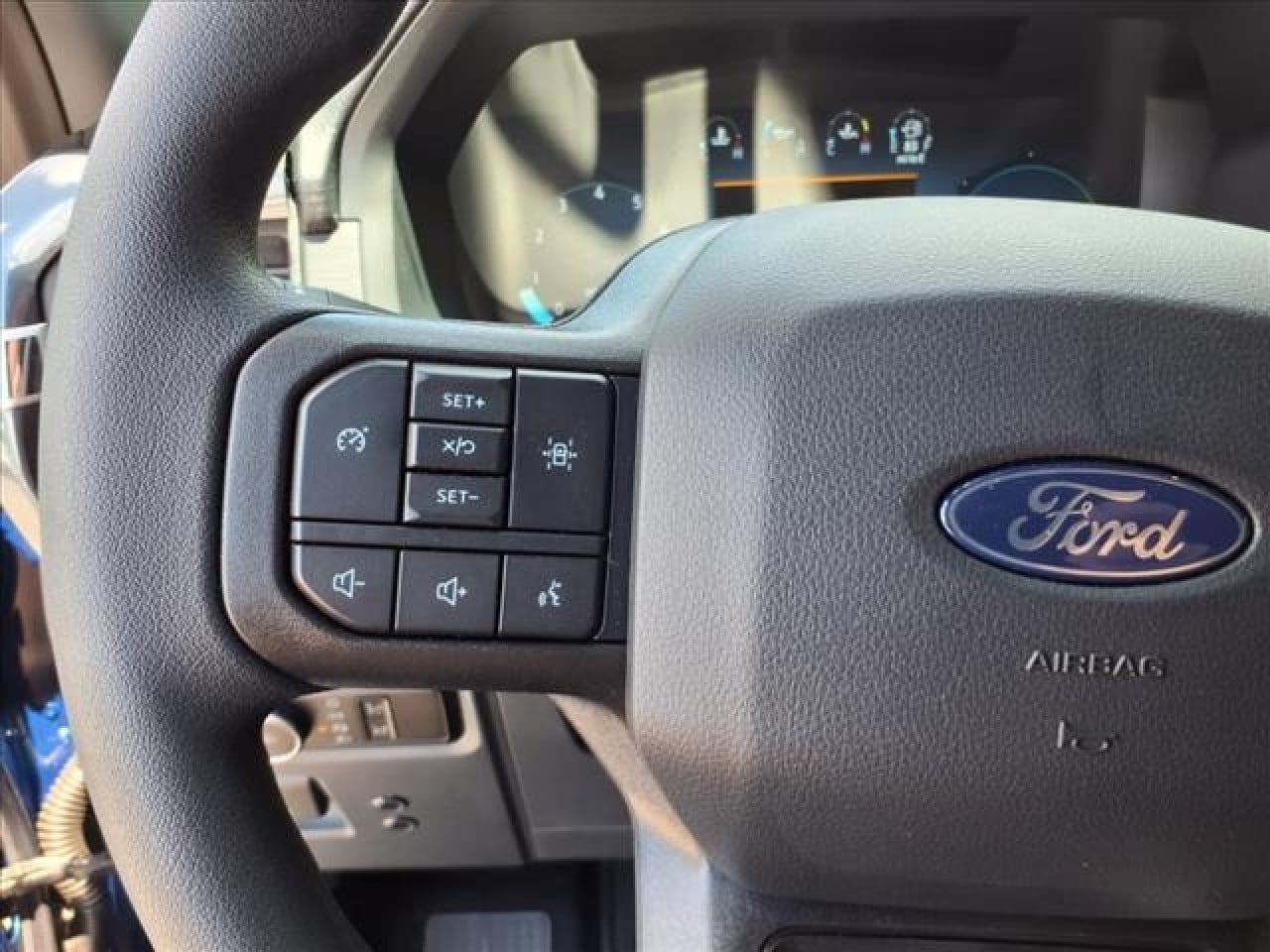 2025 Ford F-150 STX - Photo 9
