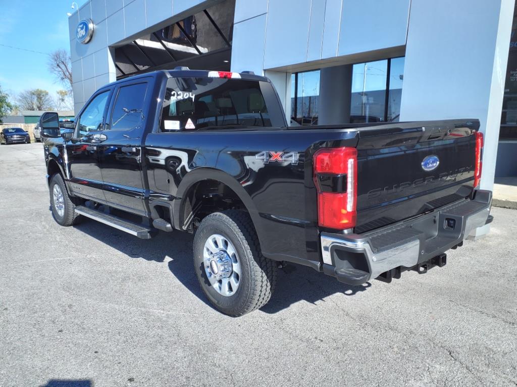 2024 Ford F-350 XLT photo 3