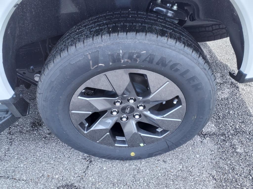 2025 Ford F-150 Lightning photo 4