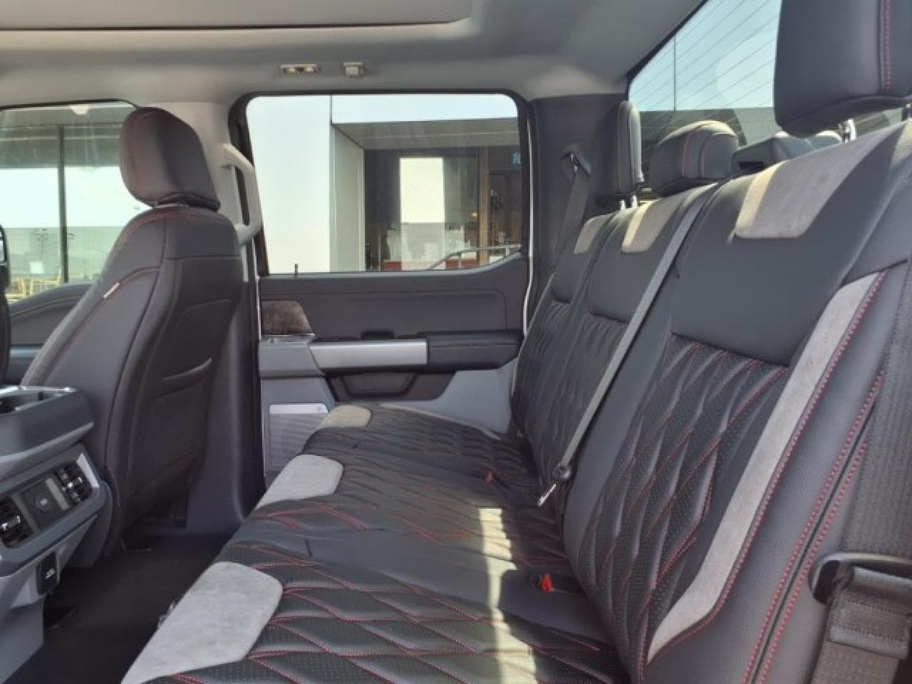 2025 Ford F-250 Super Duty XLT - Photo 8