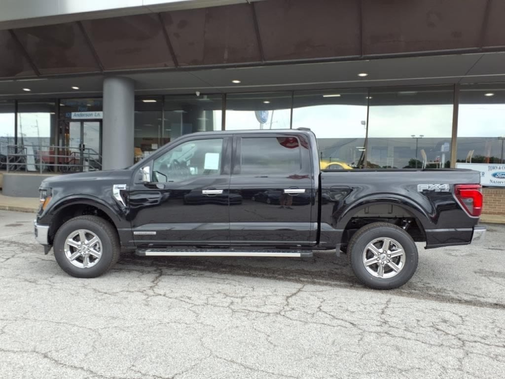 New 2025 Ford F-150 XLT 4WD Super Crew