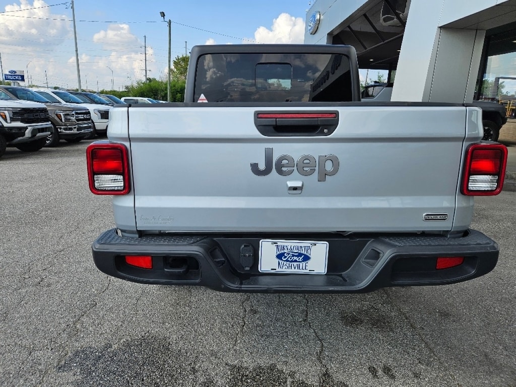 Used 2023 Jeep Gladiator Overland 4x4 Overland Crew Cab 5.0 ft. SB