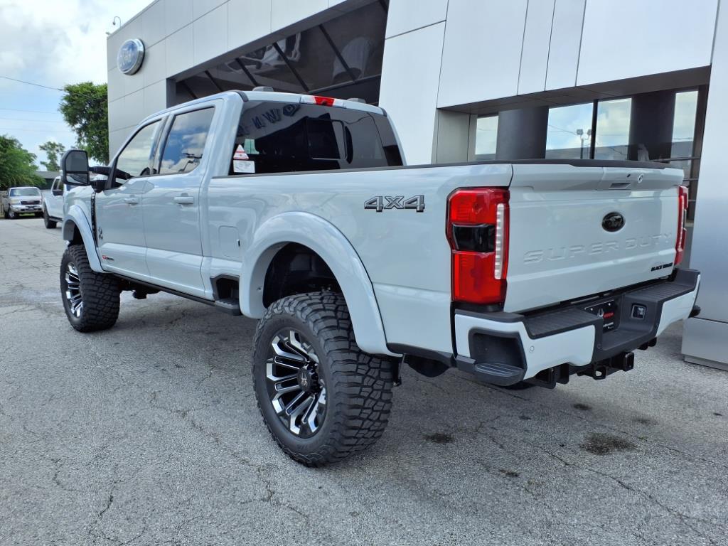 2025 Ford F-250 XLT photo 3