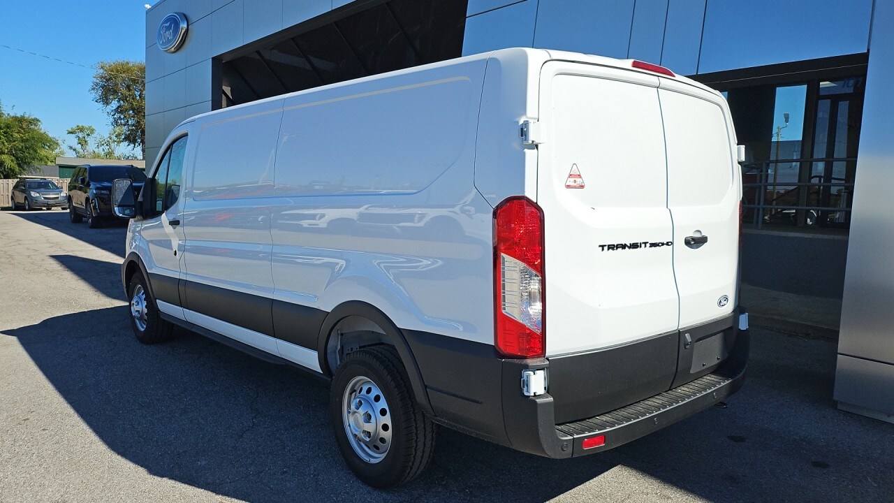 2026 Ford Transit photo 3
