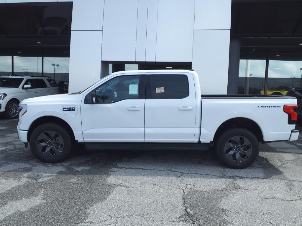 2025 Ford F-150 Lightning photo 2