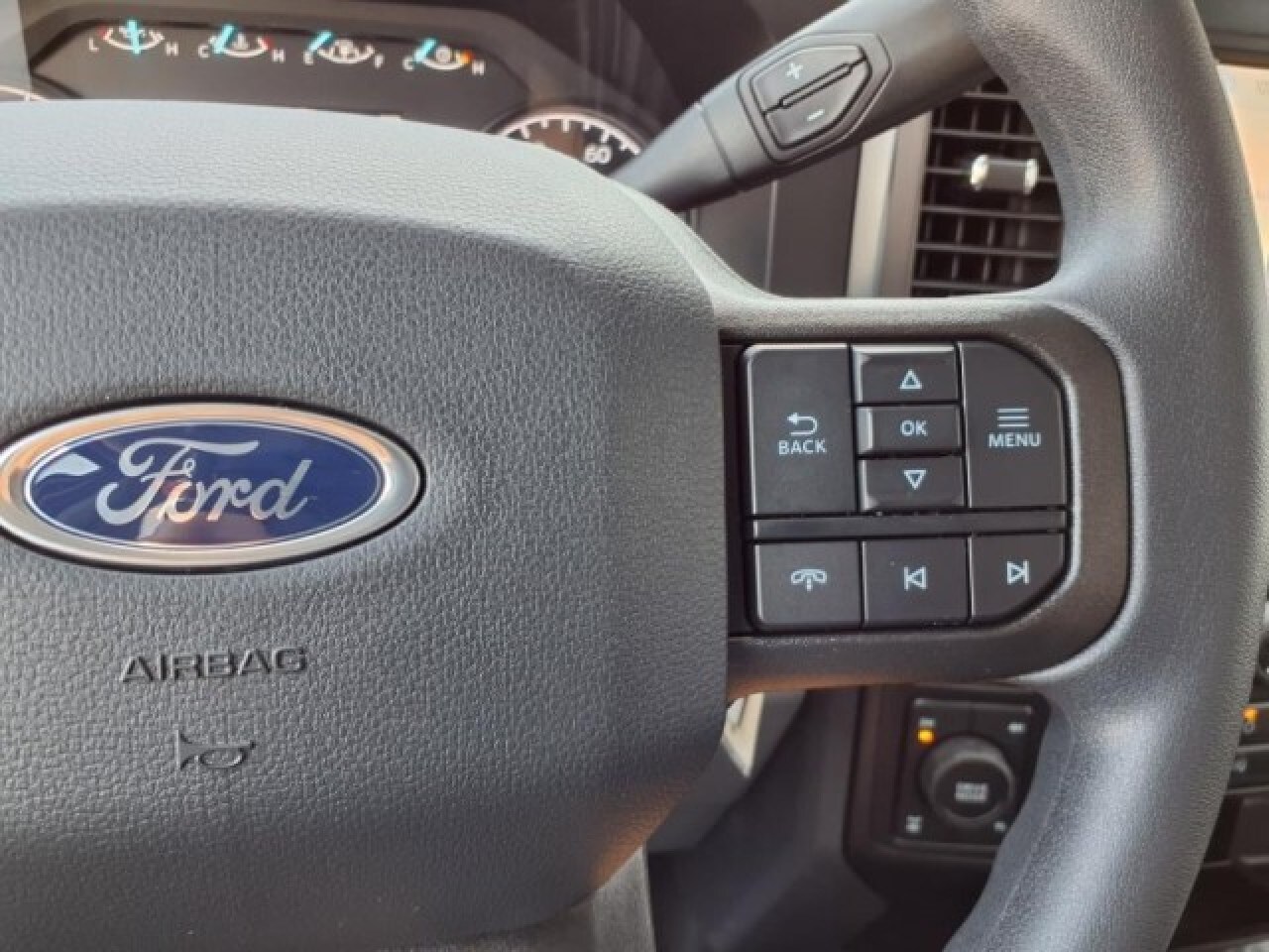 2025 Ford F-350 Super Duty XLT - Photo 10