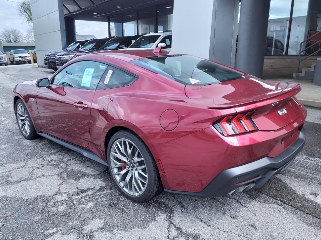 2025 Ford Mustang GT Premium photo 3