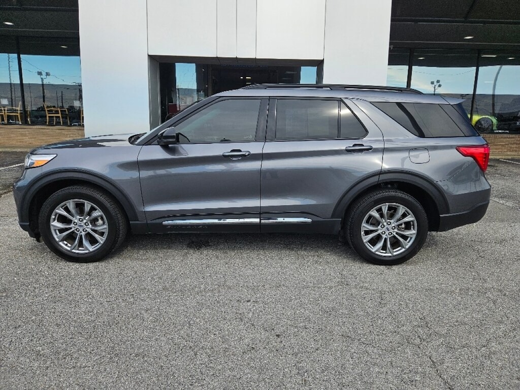 Used 2023 Ford Explorer 2023 Ford Explorer XLT 4DR SUV 119.1 WB 4WD SUV