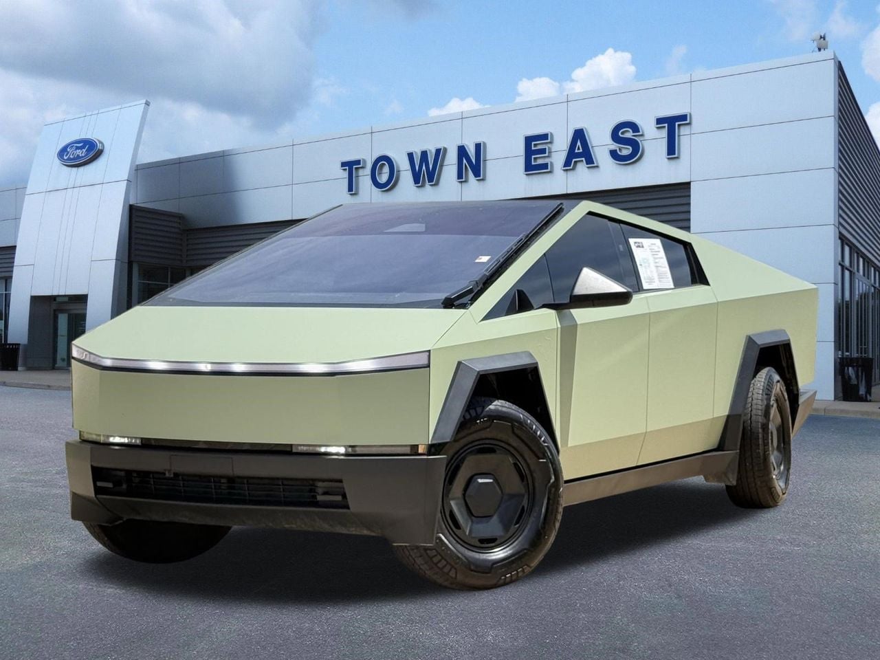 2025 Tesla Cybertruck Long Range's photo