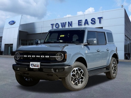 2025 Ford Bronco Outer Banks SUV