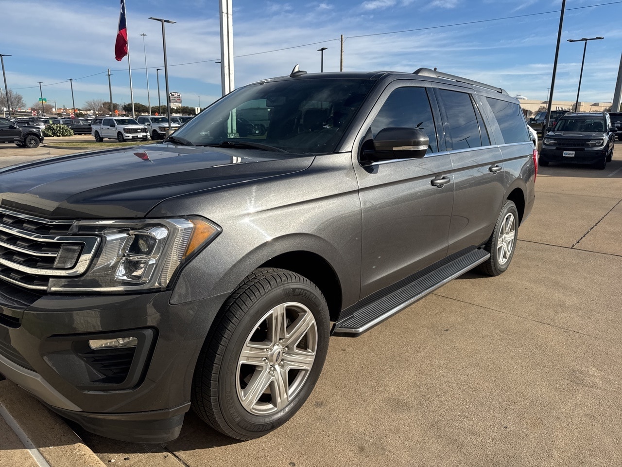 2020 Ford Expedition XLT's photo